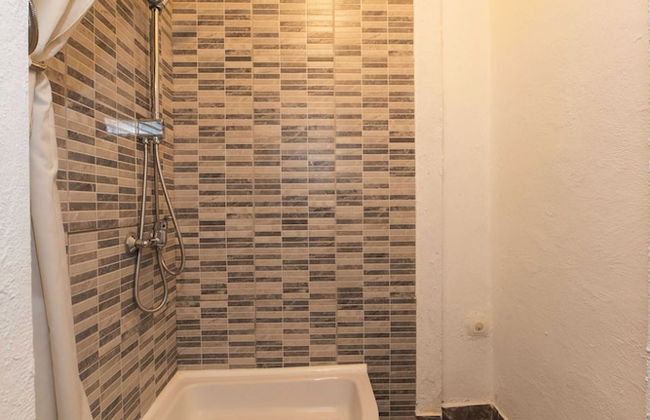 Tranquil and Stylish Apartment Kastel Novi - Photo 9