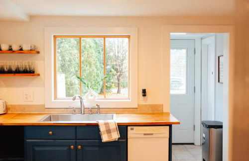 Hot Tub, 2 Blocks to Downtown Saugerties, Sleeps 8 - Foto 26