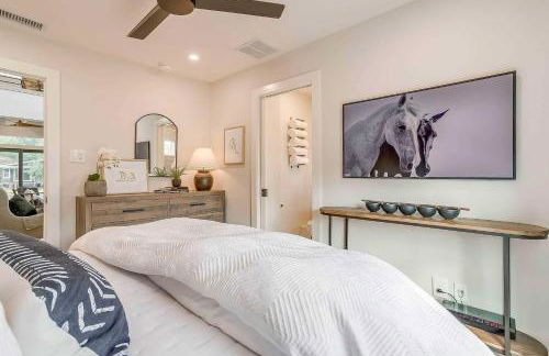 Waterfront Granbury Home with Electric Fireplace! - Foto 16