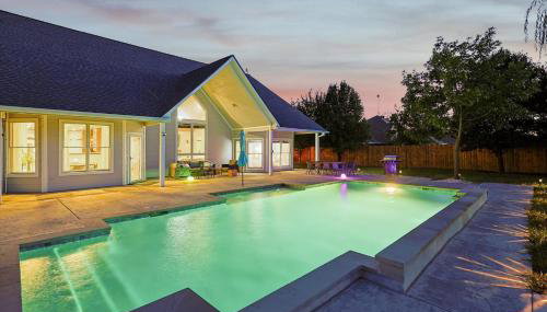 The Perfect Holiday Getaway 5BR 4BA with Pool and Hot Tub - Foto 5, Garden