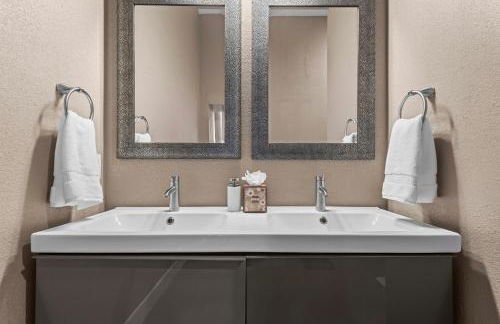 Stylish Church Conversion Walk to LoHi - Foto 35