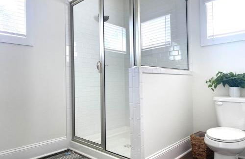 Bright Artist's Cottage-Mins to Downtown, Campus - Foto 29