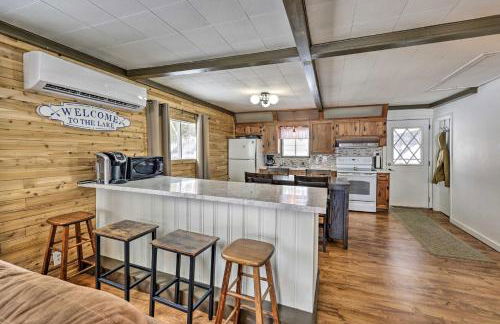 Cozy Maine Lakefront Cabin Rental - Foto 8