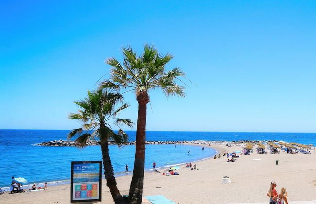 Beachfront Urb. Luxury Apartment 1 - Foto 1