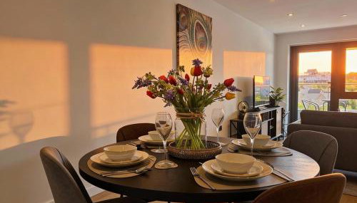 Leeds City Centre 2BR Apartment - Luxury Stay with Private Terrace - Foto 2