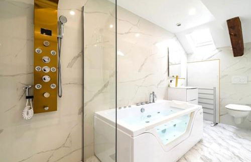 Suite Balnéo hydromassage et rétroprojecteur - Foto 1