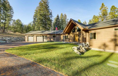 Deck and Views Scenic Group Getaway in Lakeside! - Foto 30