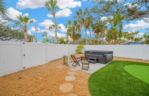 Home ON Key with pool, hot tub, putting green, arcade games, bike & mins to beach! - Foto 38