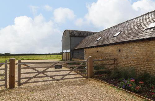Hawthorn Barn - Photo 2
