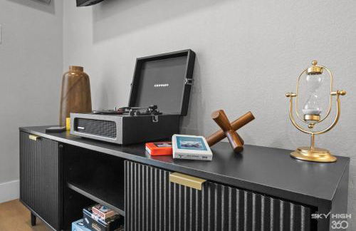 Cozy Luxury Apt, Gym, King Bds, Comfy Sectional - Foto 10