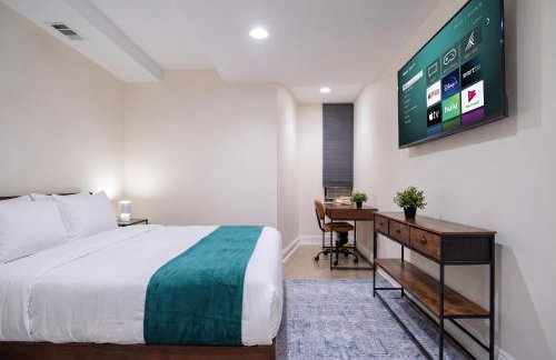 3 Bedroom Cozy Home in Manhattan Valley - Photo 2