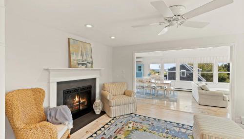 Breathtaking Cape Cod Beachhouse with Private Beach Access Near Sandwich, Massachusetts - Foto 4