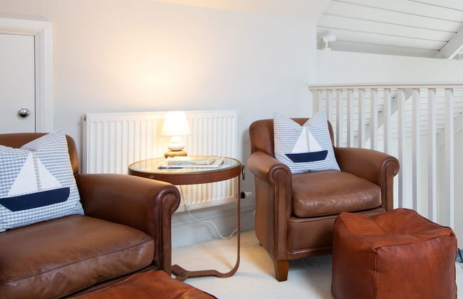 Superior House for 6 Near Beach w Parking Garden - Foto 24