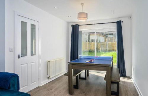 Spacious 4Bed Home, Sleeps 10, Pool Table, Parking, Perfect For Groups - Foto 23