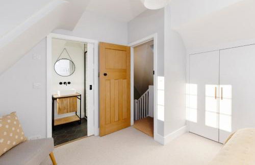 Oxfordshire Country Escape, 3 Bed Getaway - Photo 46