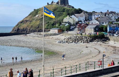 Bay View, Sleeps 18, 7 Bedrooms, 7 Bathrooms, Seafront, Criccieth - Foto 78