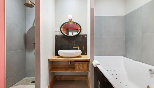 Suite de caractère 2 chambres & détente balnéo - Foto 2