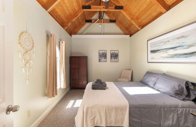 TuckAway Suites at East Branch - Photo 8