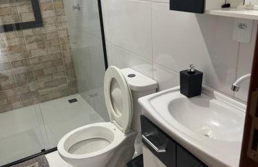 Casa Nova, com cozinha planejada, bem localizada! - Foto 4