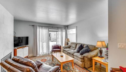 Near Hiking Cozy Anchorage Retreat with Fireplace! - Foto 3