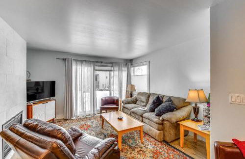 Near Hiking Cozy Anchorage Retreat with Fireplace! - Foto 3