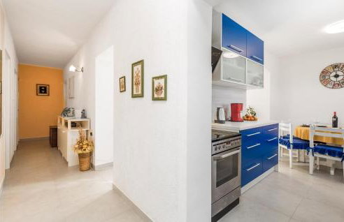 3 Bedroom Cozy Apartment In Viskovo - Foto 23