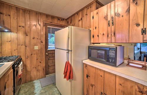 Riverfront Escape with Dock 19 Mi to Saratoga! - Foto 7