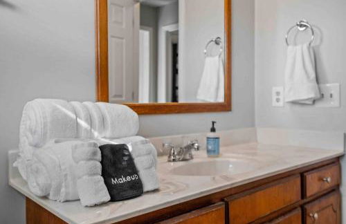 ~Spacious / Cozy / Sleeps 8+ Near MTSU and Siegel - Foto 38