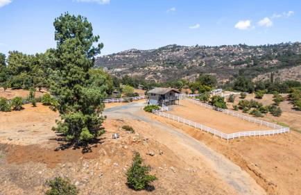 Scenic Deck w Sunset Views Near Temecula Wineries Estrada Ranch by AvantStay - Foto 43