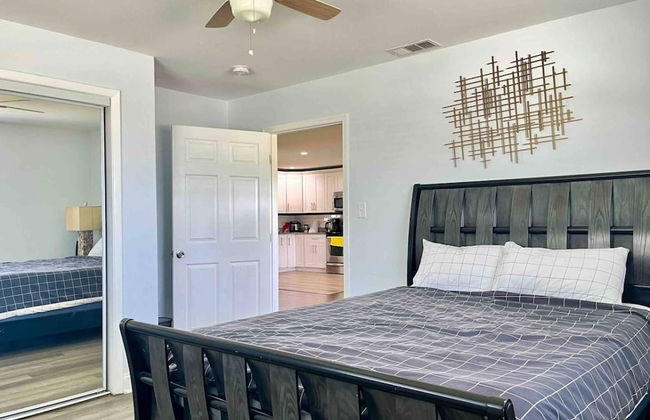 Quiet Spacious Home Close to Clearwater Beaches - Photo 16