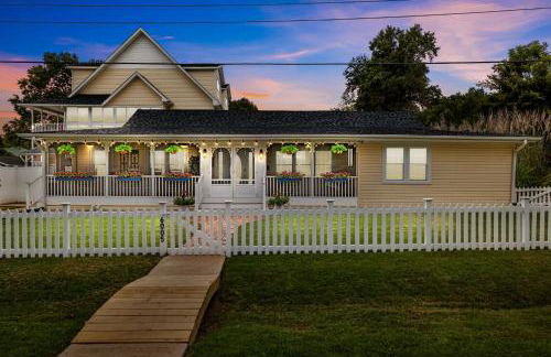 Imperial Porch Haven Cozy Fire Pit Fenced Yard - Foto 1