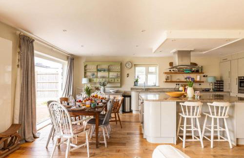 5 Bedroom Family Friendly Beach House - a skip to the water! - Foto 12