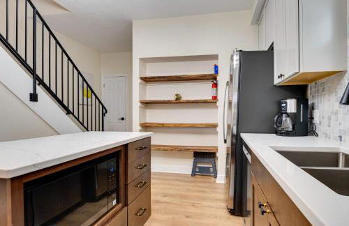 3 Mi to Dtwn Indy Urban Retreat with Outdoor Space - Foto 9