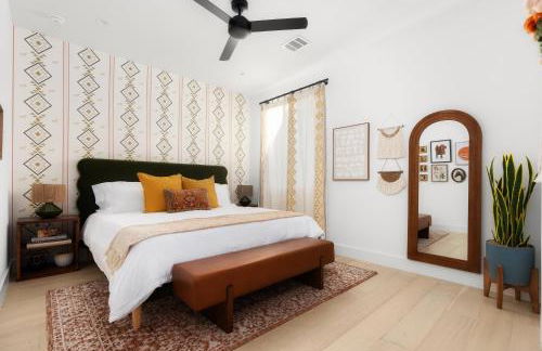 Heated Pool, Game Room, Outdoor Movies, Mins to Downtown, Sleeps 14 - Foto 28