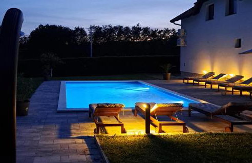 5 Bedroom Cozy Home In Desni Stefanki - Foto 17