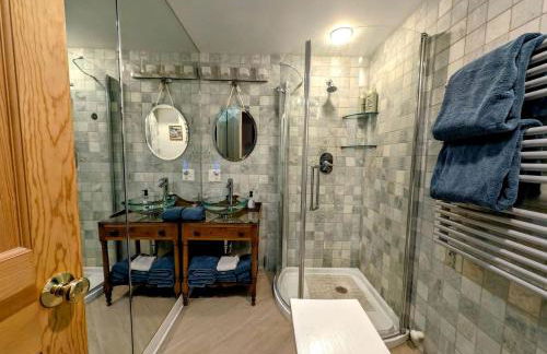 Bright Post & Beam Retreat with Fire Pit & Game Room Near Acadia | Sorrento, Maine - Foto 12