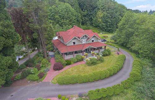 Historic Auburn House on 37 Acres with Private Lake! - Foto 1