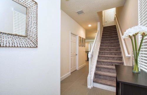 Beautiful House, Private Splash Pool, Balcony Off Master Suite, Free Wifi!!! 3 Bedroom Townhouse by RedAwning - Foto 24