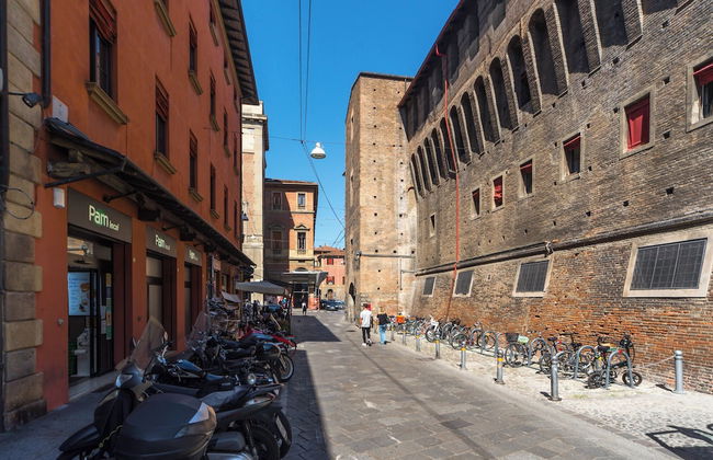 Piazza Maggiore Duplex Apartment - Photo 16