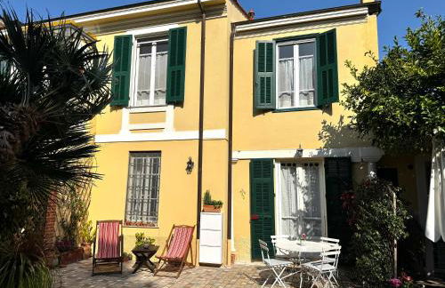 Villa Angelina Holiday Homes I Casa Limone I A pochi chilometri da Sanremo e il suo Festival I Giardino I Parcheggio privato - Photo 1