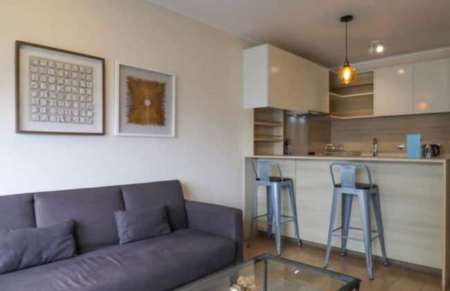 w Great 1BR With Balcony in Luxurious Building - Foto 1