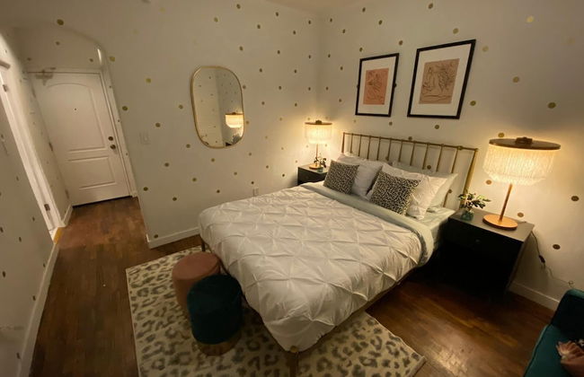 Gorgeous Studio in Beverly Boulevard! Sleeps 4! - Photo 4