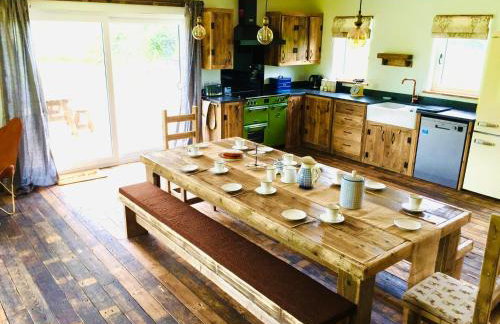 Deer Den timber clad cabin with hot tub, up private lane - Photo 5