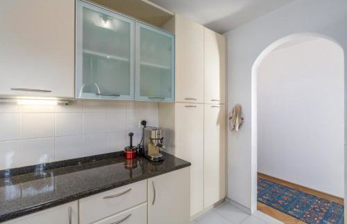 Elegant two-bedroom apartment with terrace in Rovinj - Photo 14