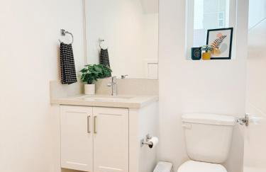Central, Urban Townhouse with Private Roof Deck - Foto 13
