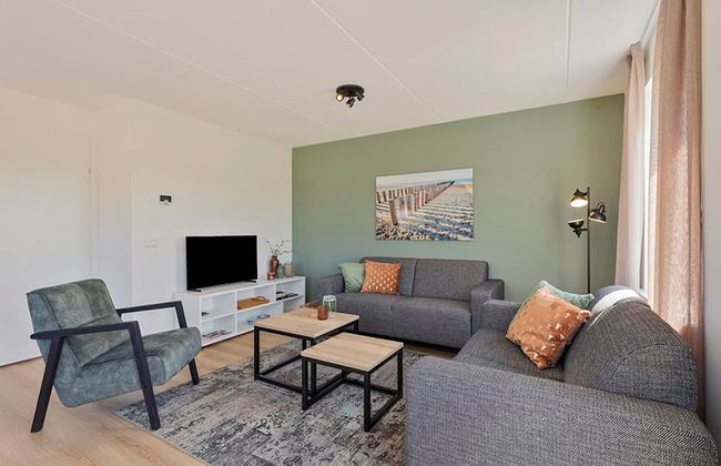 Your Coastal Retreat With Pool - Foto 13