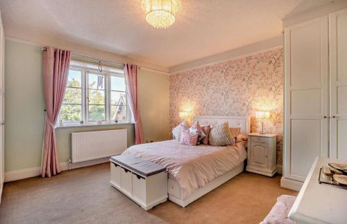 Luxury Detached House in Large Private Grounds, with Outdoor Jacuzzi and Sauna - Foto 72