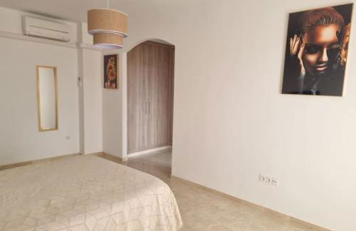 Casa amplia, piscina privada, 4 dormitorios y playa cercana - Foto 16