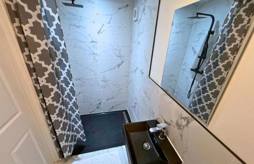 New 3 Bedroom Apartment Next to Station - Foto 13