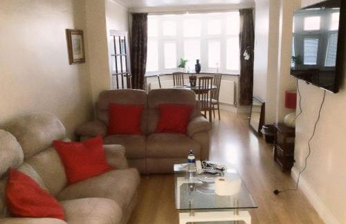 Bexleyheath Town Centre Four bedrooms, Five Beds House - Foto 1